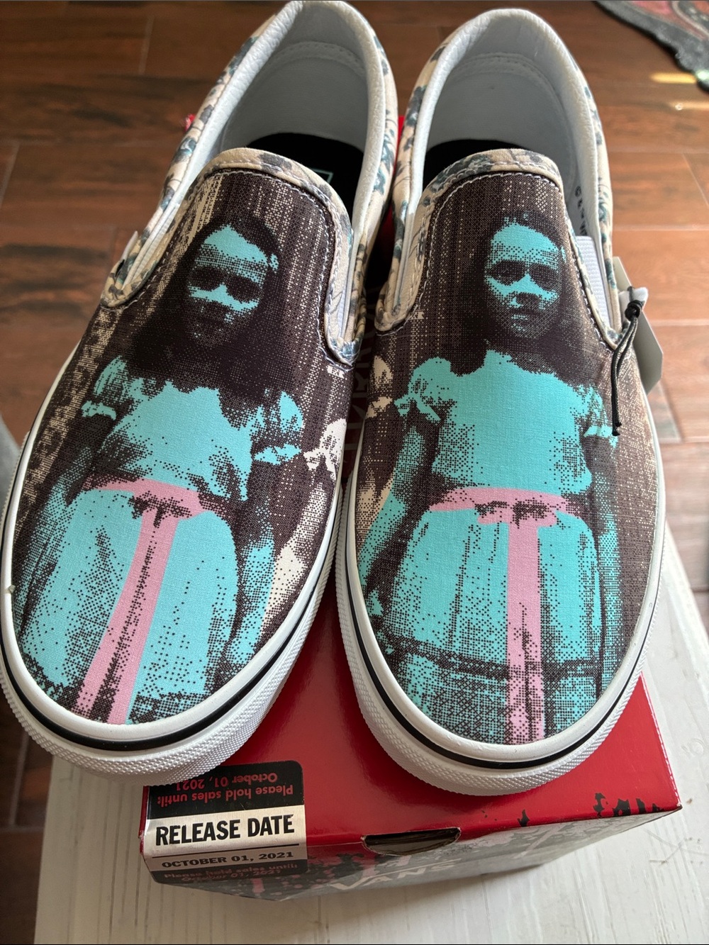 Vans classic slip ons